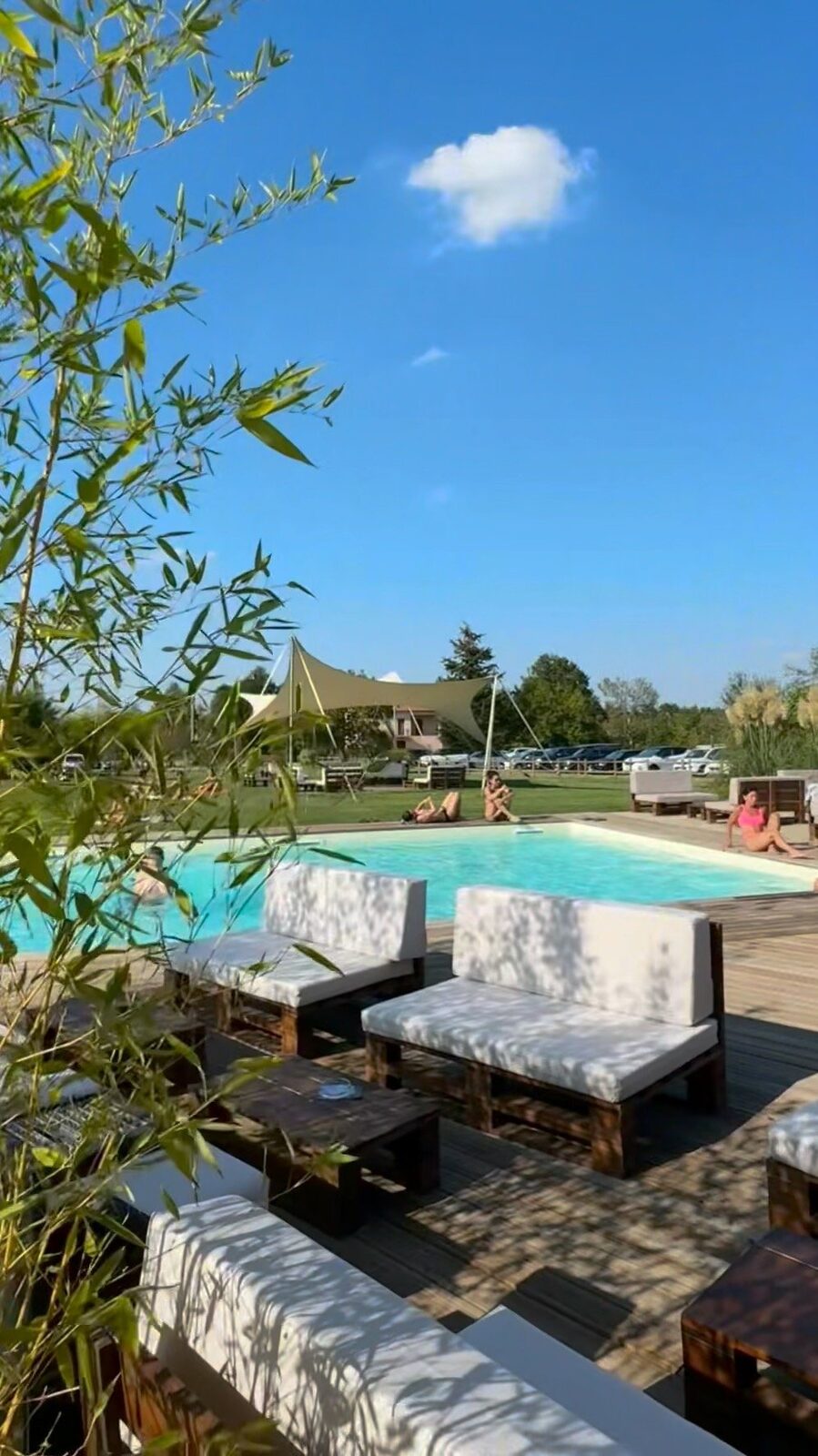 MEMORIES✨🌿
L’energia di Cascina Bellaria resta sulla pelle: un mix di pace, natura, musica e felicità, racchiusi in cieli limpidi e tenui tramonti.
🫧Stai già progettando la tua prossima fuga all’insegna relax?
🔗Scopri i prossimi eventi in programma al link in bio
.
.
.
#livemusicitalia #musicclubalessandria #cascinabellaria #yogaalessandria #vacanzeitaliane #cibosalutare #eventialessandria #eventimusicapiemonte #concertialessandria #concertialessandria #sezzadio #cucinakm0 #alessandria #agriturismoalessandria #agriturismovegetariano #piscinaalessandria #centroyogapiemonte #cucinavegetale #agriturismoyoga